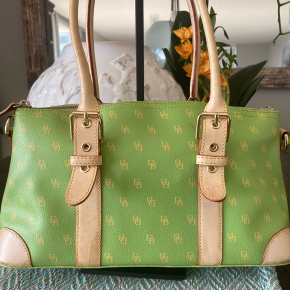 Dooney & Bourke Purse & Wristlet Set (Green) w/Gold Hardware. - Picture 4 of 15